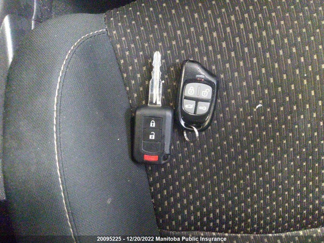 JA4AJ3AU7GZ611065 Mitsubishi RVR SE