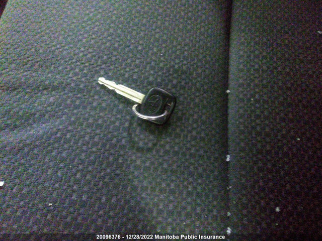 Toyota Matrix 2004 2T1LR32EX4C787502 Image 3
