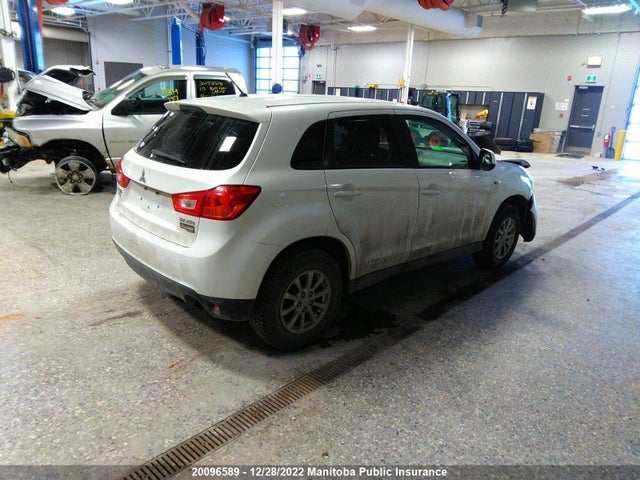 4A4AJ3AU1DE607241 Mitsubishi RVR SE