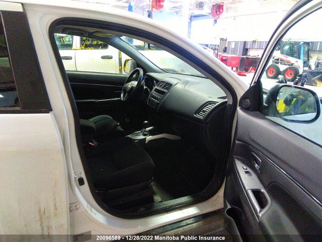 4A4AJ3AU1DE607241 Mitsubishi RVR SE