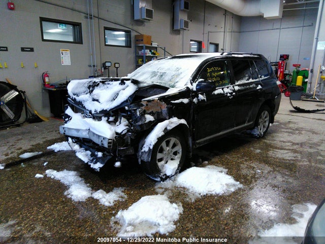 Toyota Highlander V6  2013 5TDBK3EH2DS176070 Image 2