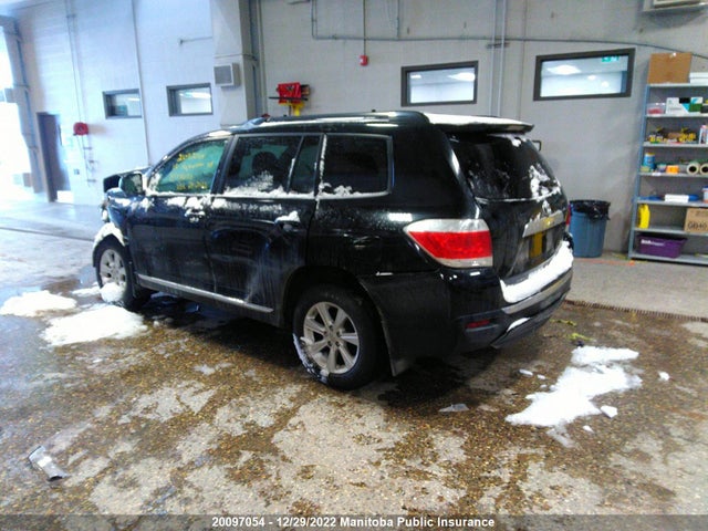 Toyota Highlander V6  2013 5TDBK3EH2DS176070 Image 3