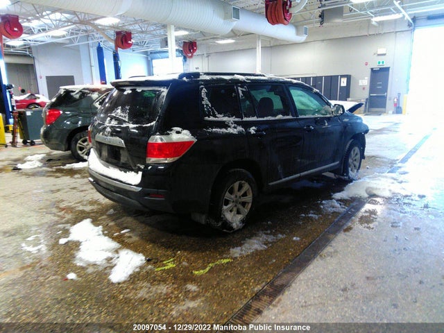 Toyota Highlander V6  2013 5TDBK3EH2DS176070 Image 4