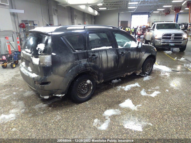 JA4LT21W78Z602902 Mitsubishi Outlander Es
