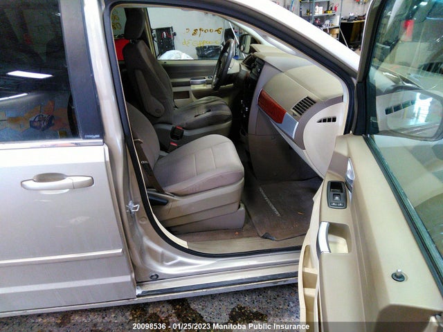 2A8HR54P88R693178 Chrysler Town & Country Touring