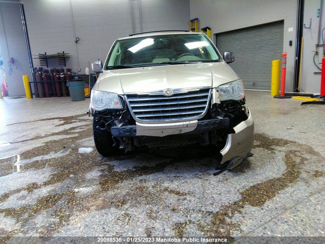 2A8HR54P88R693178 Chrysler Town & Country Touring
