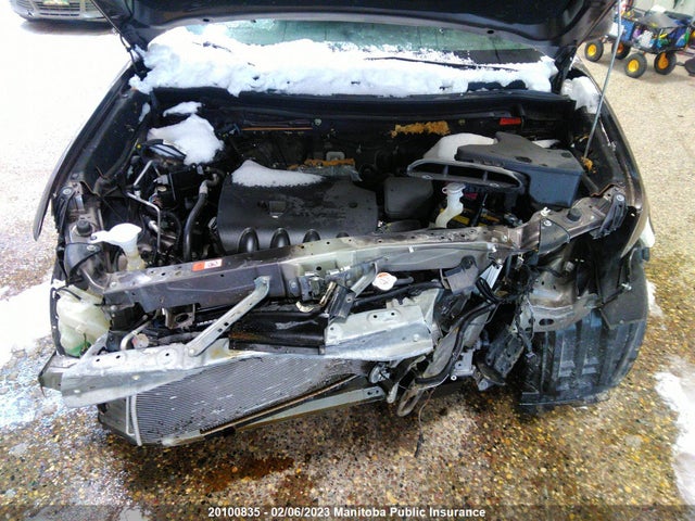JA4AZ2A39JZ607293 Mitsubishi Outlander Es