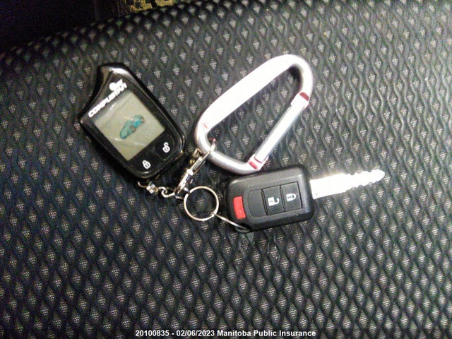 JA4AZ2A39JZ607293 Mitsubishi Outlander Es