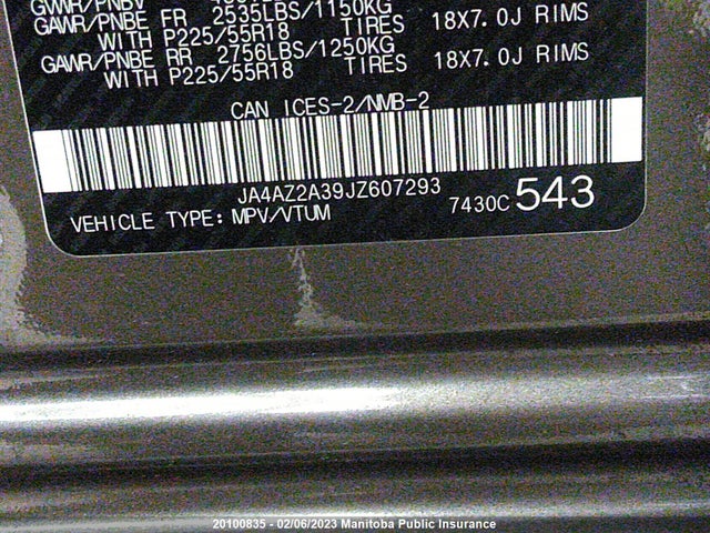 JA4AZ2A39JZ607293 Mitsubishi Outlander Es