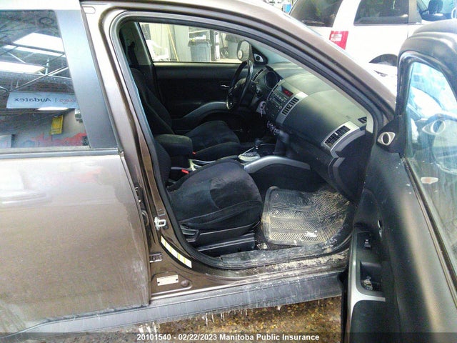 JA4AT2AW7AZ603030 Mitsubishi Outlander Es
