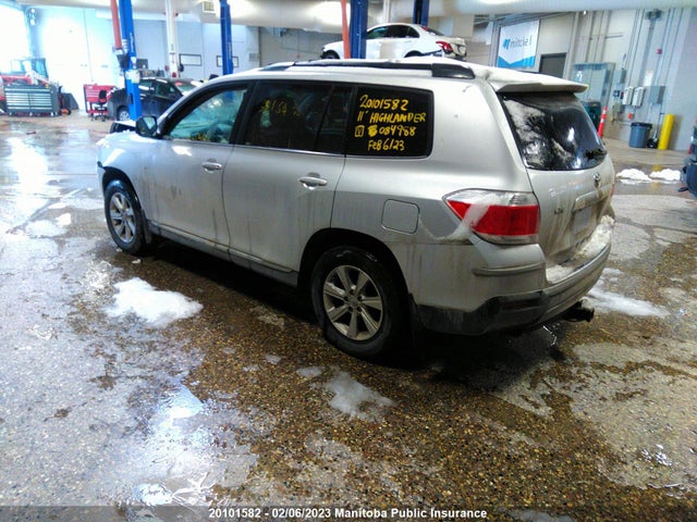 Toyota Highlander V6  2011 5TDBK3EH6BS084988 Image 4