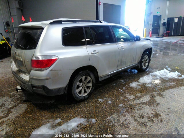 Toyota Highlander V6  2011 5TDBK3EH6BS084988 Image 5