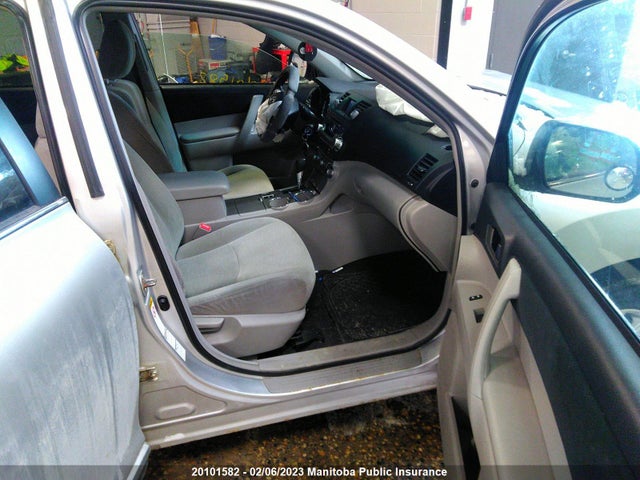 Toyota Highlander V6  2011 5TDBK3EH6BS084988 Image 6