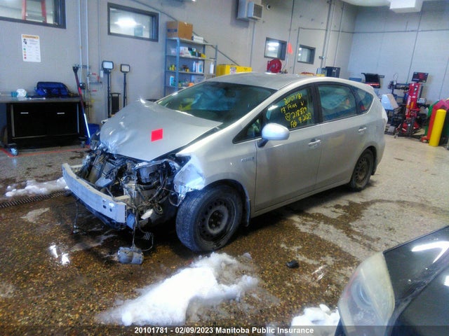 Toyota PRIUS V 2013 JTDZN3EU4D3218839 Image 2