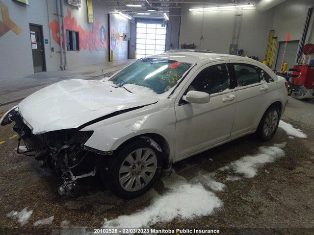 1C3CCBAB0CN144157 Chrysler 200 LX