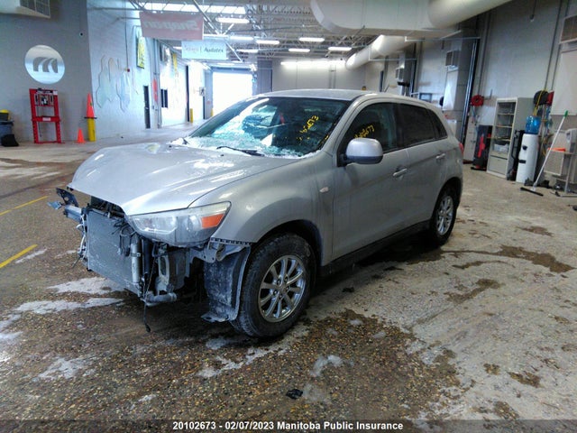 4A4AJ3AU9DE604927 Mitsubishi RVR SE