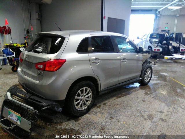 4A4AJ3AU9DE604927 Mitsubishi RVR SE