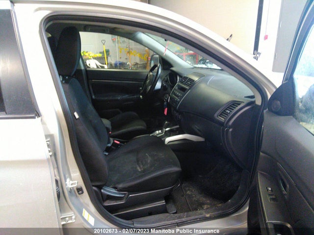 4A4AJ3AU9DE604927 Mitsubishi RVR SE