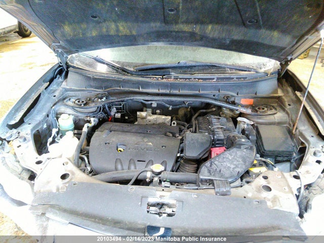 JA4AS2AW2AZ605304 Mitsubishi Outlander Es