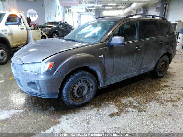 JA4AS2AW2AZ605304 Mitsubishi Outlander Es