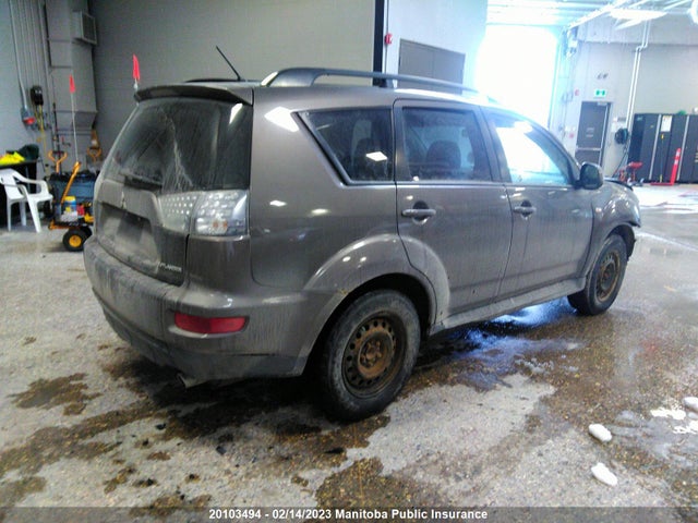 JA4AS2AW2AZ605304 Mitsubishi Outlander Es