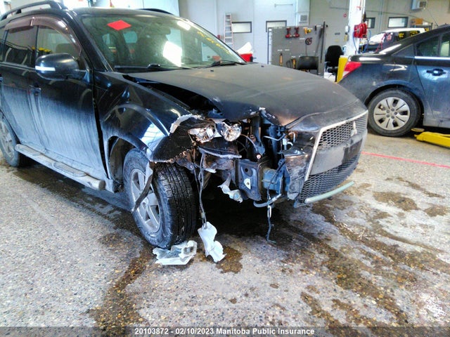JA4JT3AX1AZ600641 Mitsubishi Outlander Ls