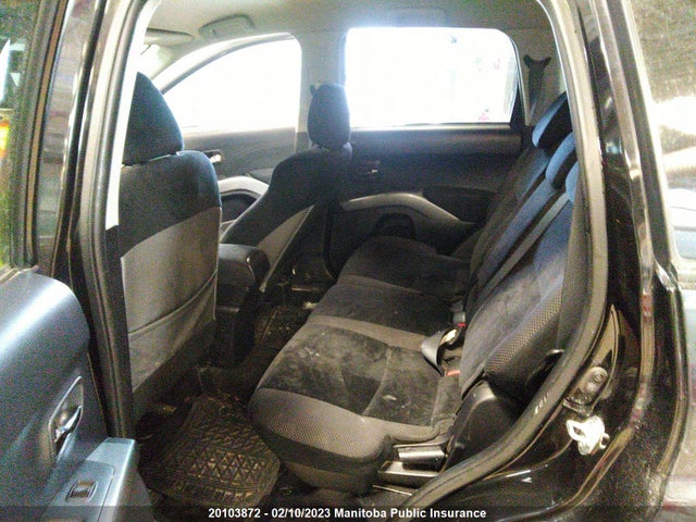 JA4JT3AX1AZ600641 Mitsubishi Outlander Ls