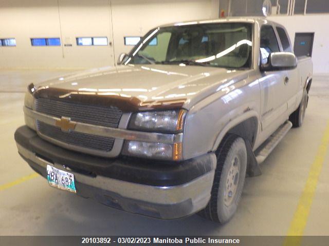 Chevrolet Silverado 1500 Ext Cab 2004 2GCEK19T441145135 Image 2