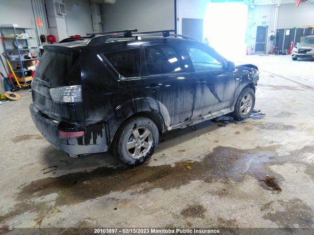 JA4AT2AW0AZ604830 Mitsubishi Outlander Es