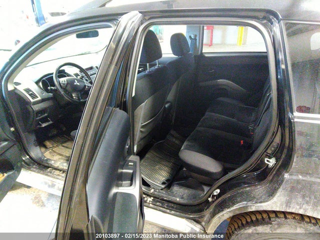 JA4AT2AW0AZ604830 Mitsubishi Outlander Es