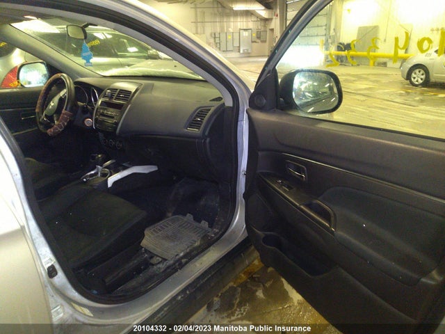 4A4AJ3AUXDE605052 Mitsubishi RVR SE