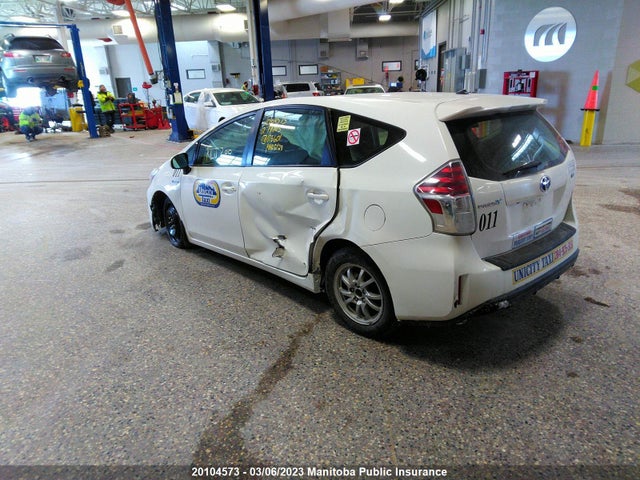 Toyota PRIUS V 2017 JTDZN3EUXHJ073601 Image 3