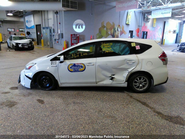 Toyota PRIUS V 2017 JTDZN3EUXHJ073601 Image 6