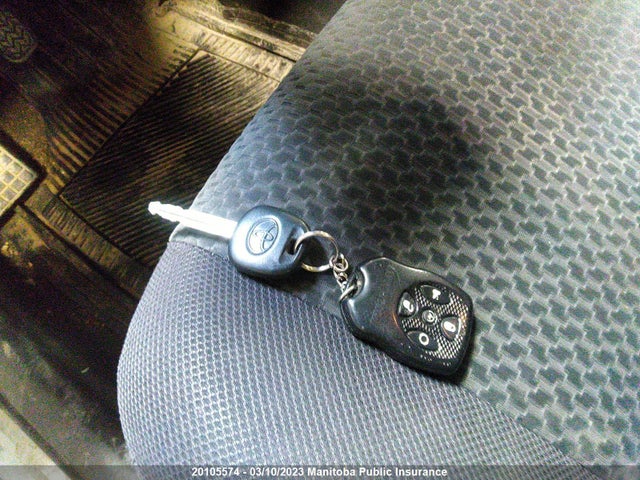 Toyota Matrix Trd Special Edition  2006 2T1KR32E36C623197 Image 3