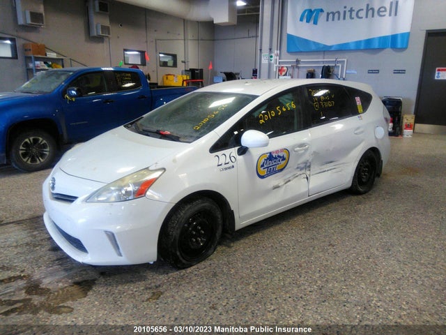 Toyota PRIUS V 2014 JTDZN3EU4E3331627 Image 2