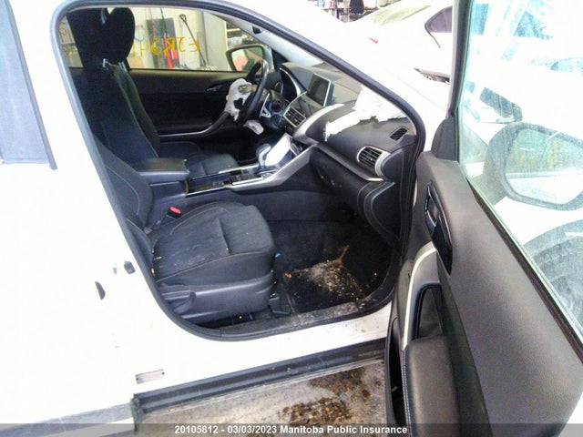 JA4AT4AA3KZ602135 Mitsubishi Eclipse Cross Se