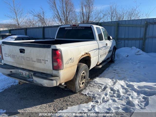 Chevrolet Silverado 1500 Ext Cab 2004 2GCEK19VX41155928 Image 4
