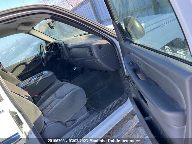 Chevrolet Silverado 1500 Ext Cab 2004 2GCEK19VX41155928 Image 5