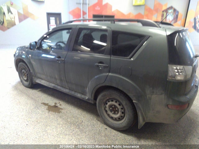 JA4LT21WX9Z601440 Mitsubishi Outlander Es