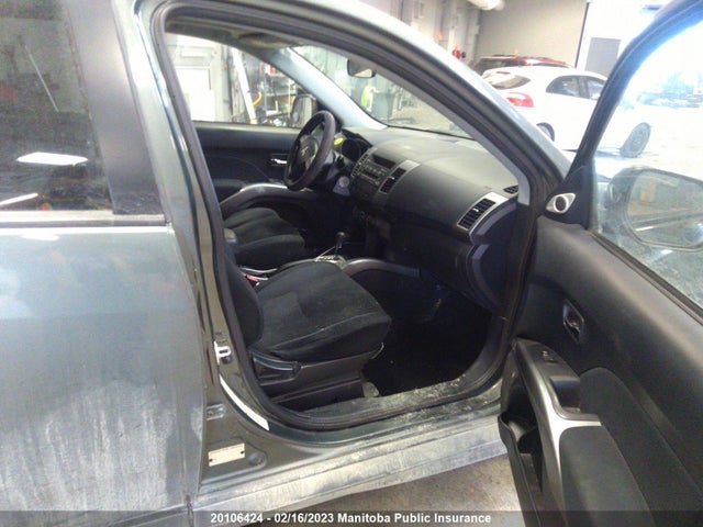 JA4LT21WX9Z601440 Mitsubishi Outlander Es