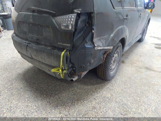 JA4LT21WX9Z601440 Mitsubishi Outlander Es