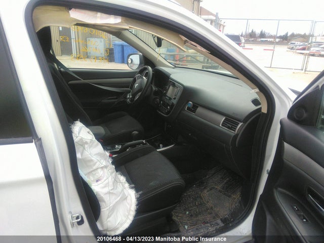 JA4AZ2A32HZ606366 Mitsubishi Outlander Es
