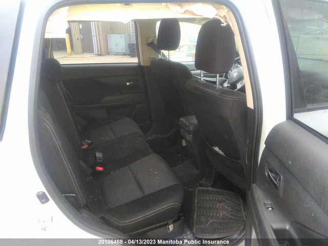 JA4AZ2A32HZ606366 Mitsubishi Outlander Es