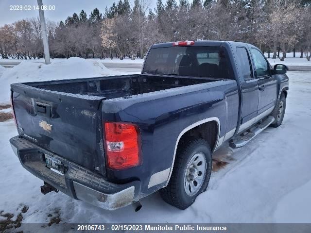 Chevrolet Silverado 1500 Ls Ext Cab 2011 1GCRKREAXBZ251498 Image 4