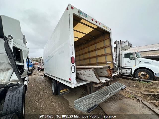 Chevrolet G3500 Express Cutaway  2015 1GD374CG9F1161499 Image 3
