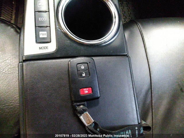 Toyota PRIUS V 2017 JTDZN3EU0HJ064437 Image 3