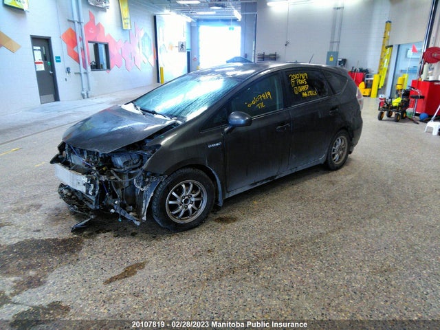Toyota PRIUS V 2017 JTDZN3EU0HJ064437 Image 2