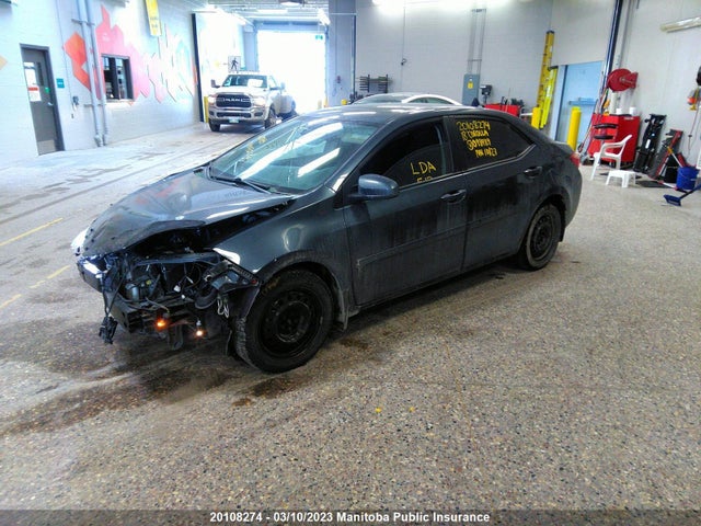 Toyota COROLLA LE 2018 2T1BURHE4JC098989 Image 2