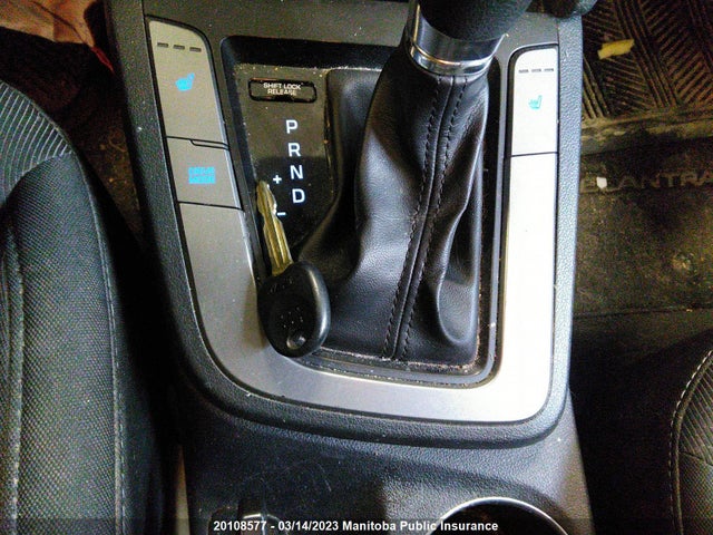 Hyundai Elantra Le 2017 5NPD74LF7HH111065 Image 3