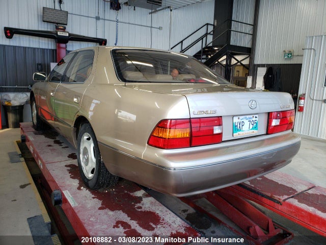JT8BH28F1X0140329 Lexus LS 400